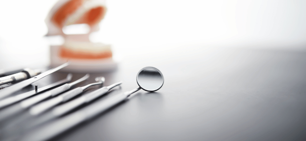 Untitled (1000 x 461 px) tandläkarverktyg för operation av visdomstand